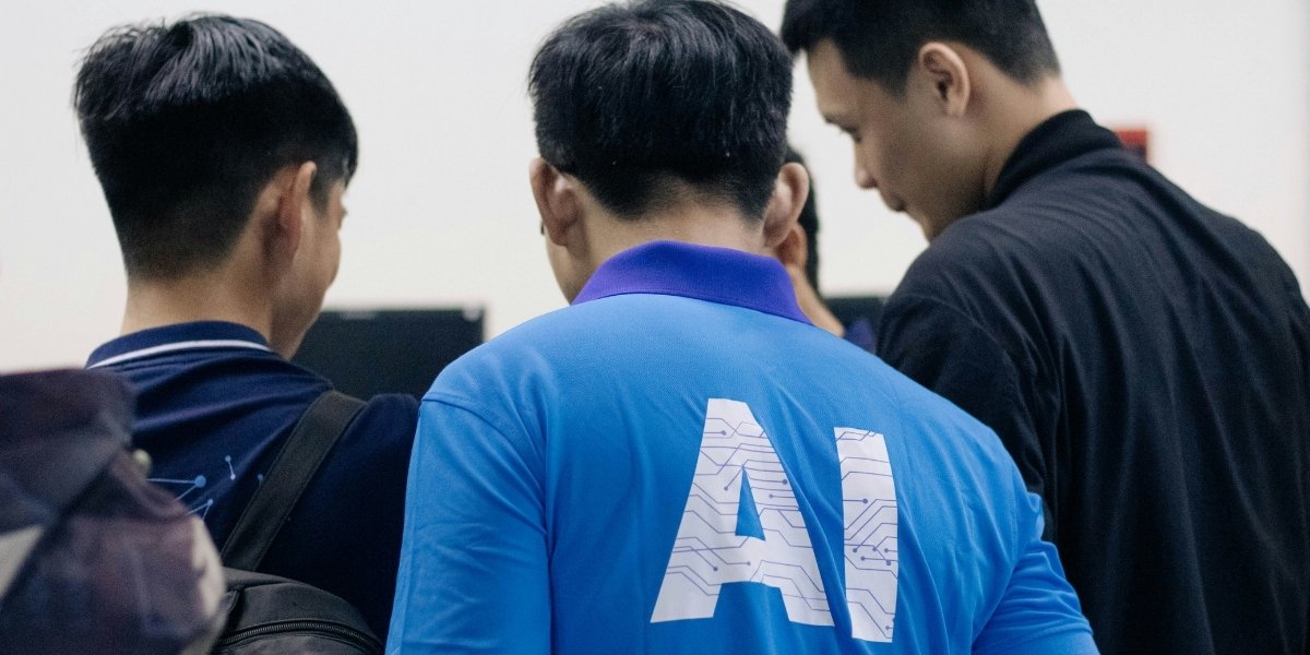 The Role of International Collaboration in AI Innovation