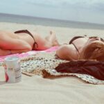 How to Tan Naturally While Protecting Your Skin